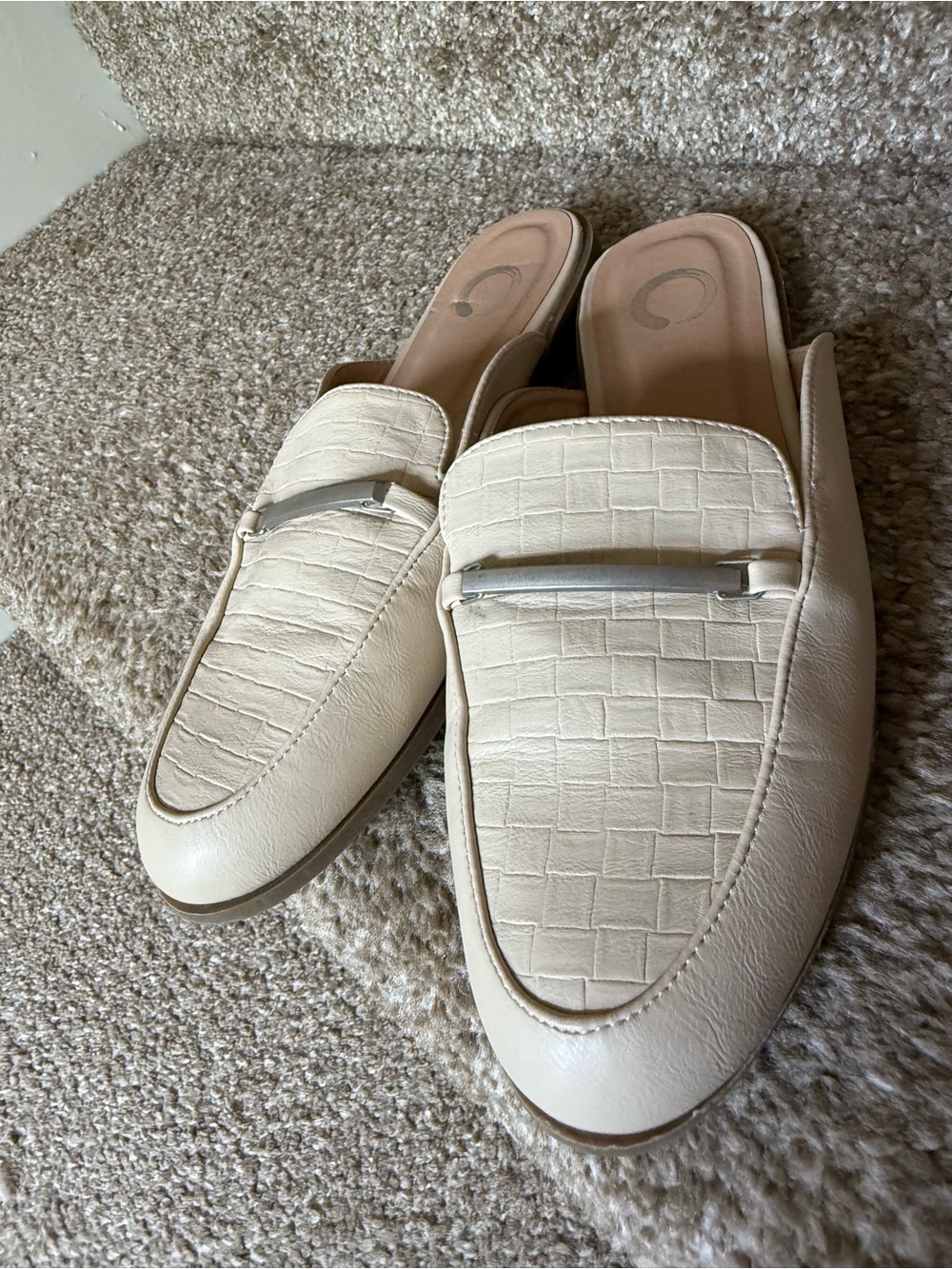 Cream Croc-Texture Slip-On Mules (6) - Picture 2 of 6